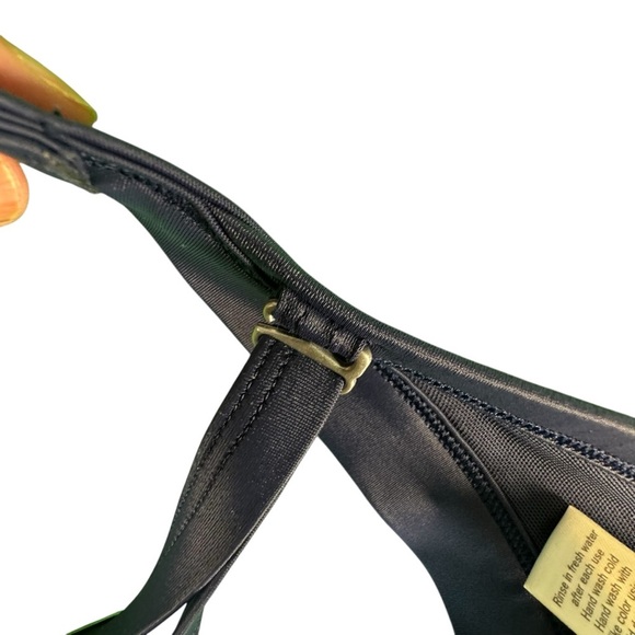 Athleta Navy Blue Bikini Swim Top 34 B/C Twist Front Adjustable Straps Bra Lined - Picture 10 of 11